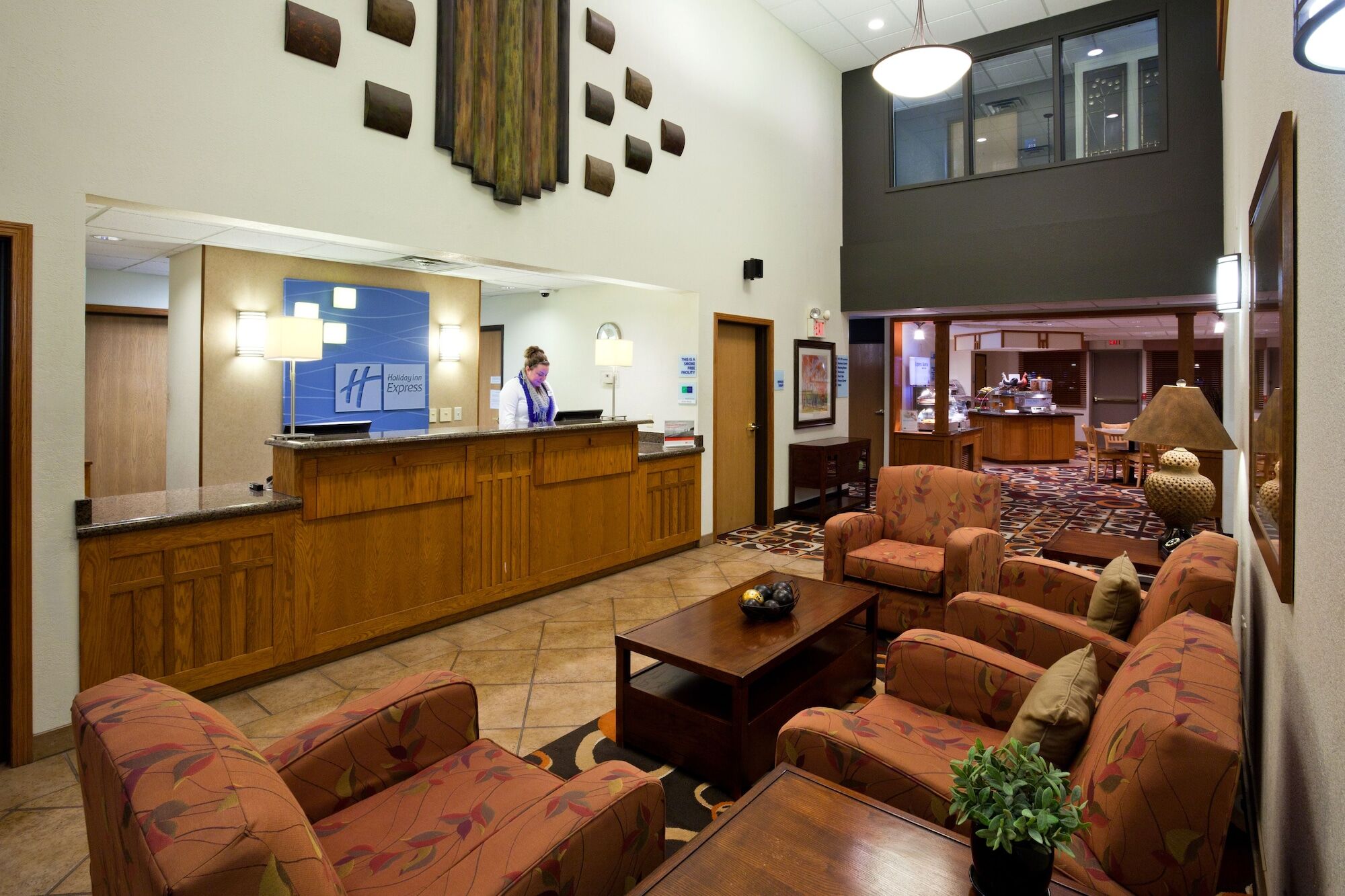Holiday Inn Express & Suites - Worthington By Ihg Exterior foto